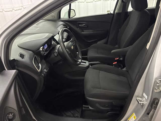 Used 2017 Chevrolet Trax LS FWD image 29