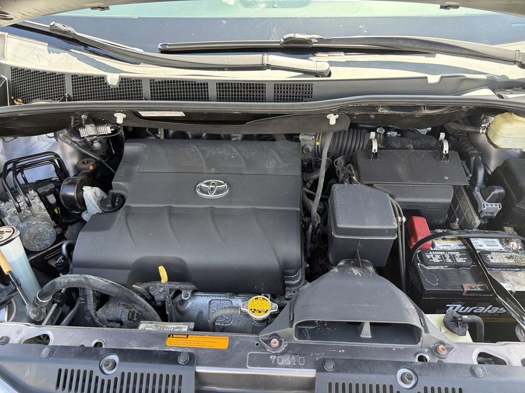 Used 2015 Toyota Sienna XLE Premium FWD image 33