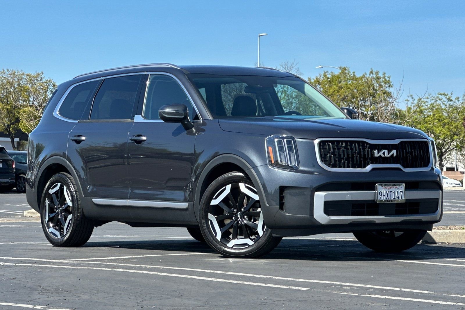 Used 2024 Kia Telluride EX image 2