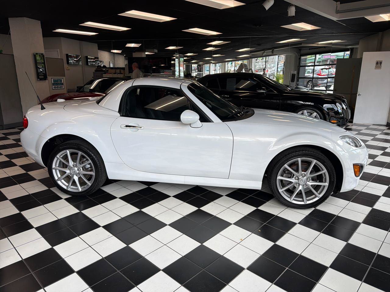 Used 2012 MAZDA MX-5 Miata Grand Touring w/ Premium Pkg RWD image 3