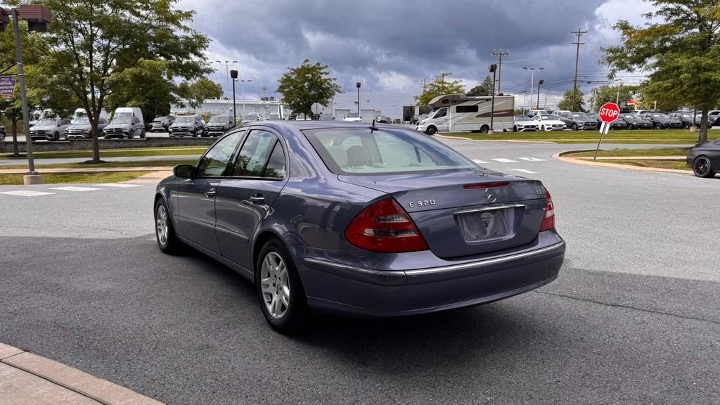 Used 2005 Mercedes-Benz E 320 CDI Sedan image 5