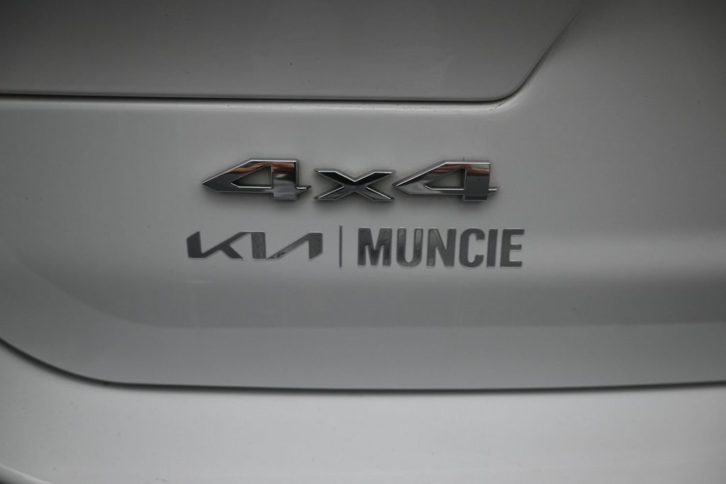 Used 2023 Jeep Grand Cherokee L Limited AWD/4WD image 10