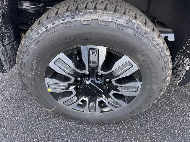 New 2026 GMC Sierra 2500 Denali w/ Denali Reserve Package AWD/4WD image 12
