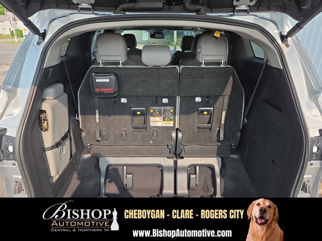 Used 2025 Toyota Sienna XLE FWD image 24