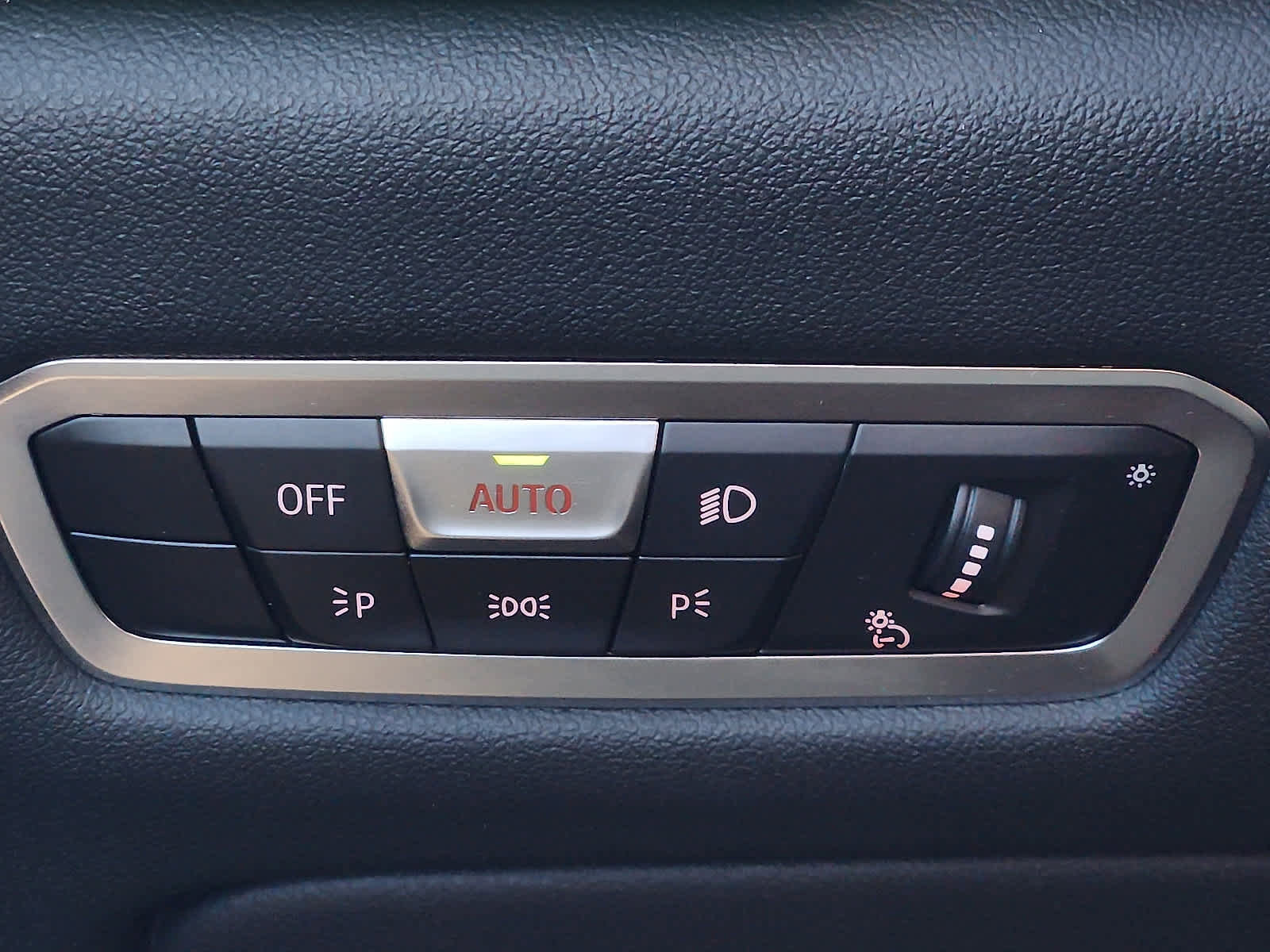 Used 2022 BMW X5 xDrive40i w/ Parking Assistance Package image 25