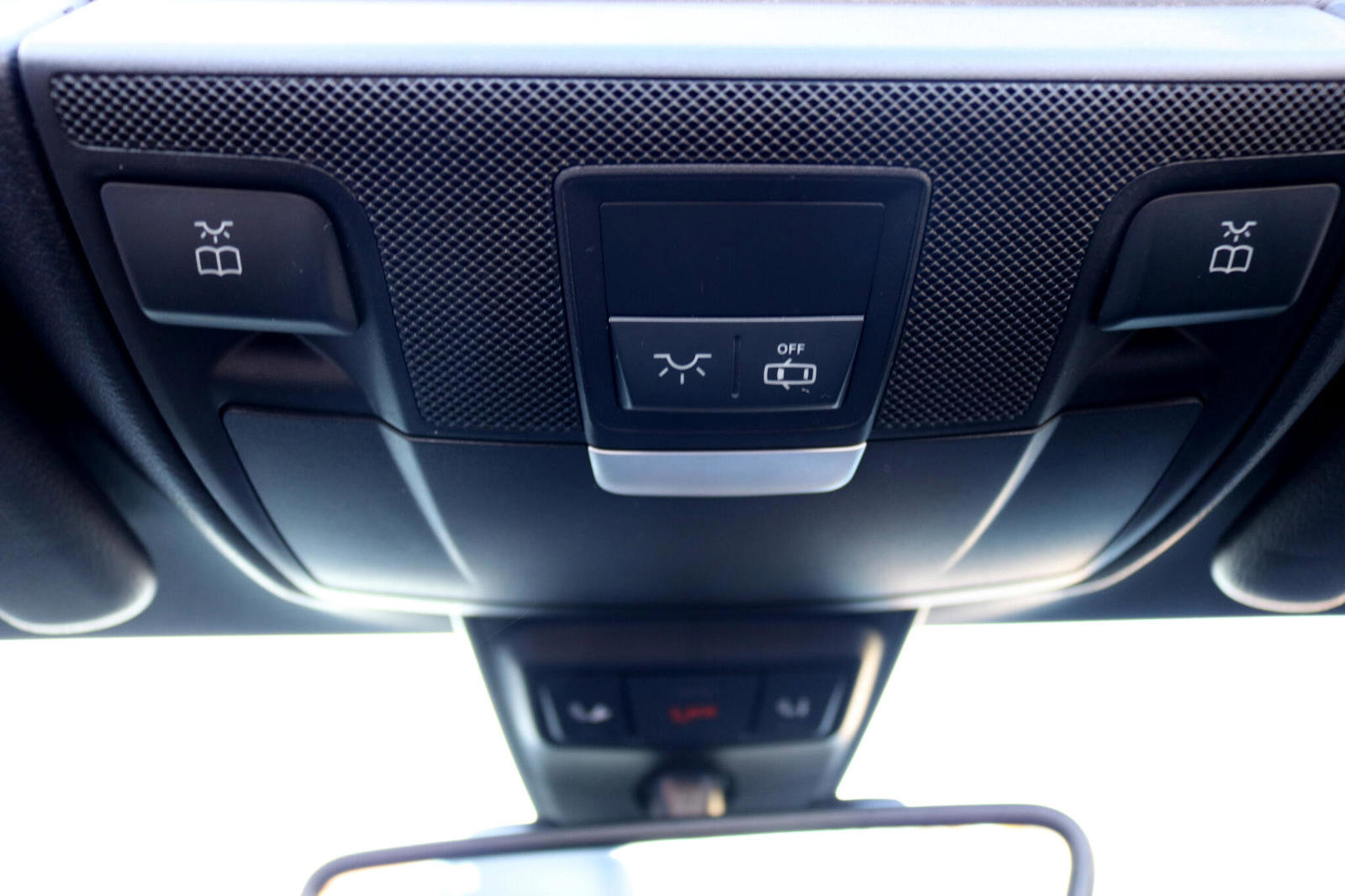 Used 2017 Mercedes-Benz C 300 Cabriolet image 33