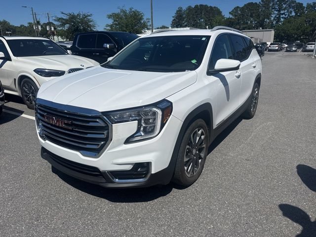 Used 2023 GMC Terrain SLT FWD image 1