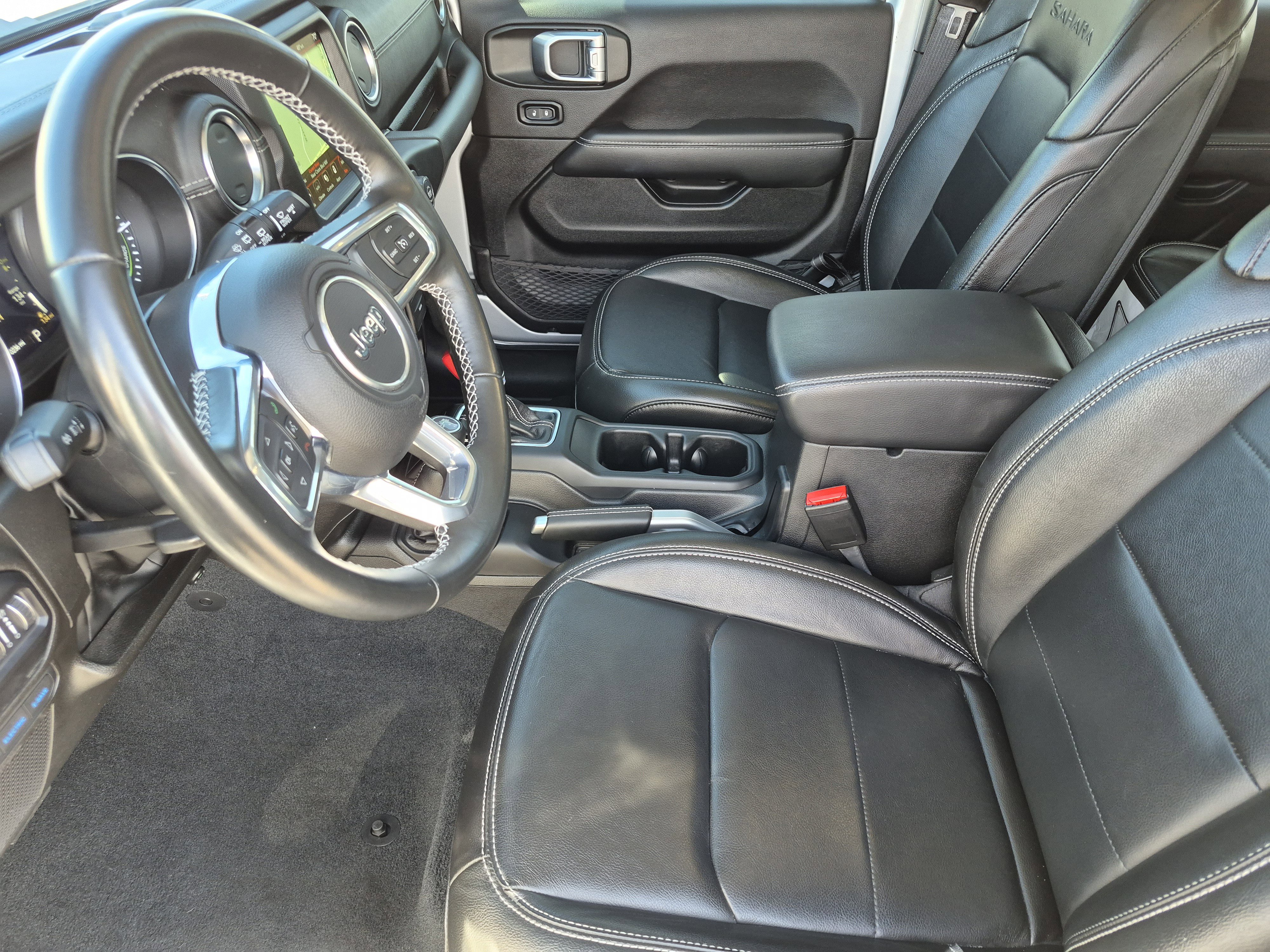 Used 2022 Jeep Wrangler Unlimited Sahara AWD/4WD image 29