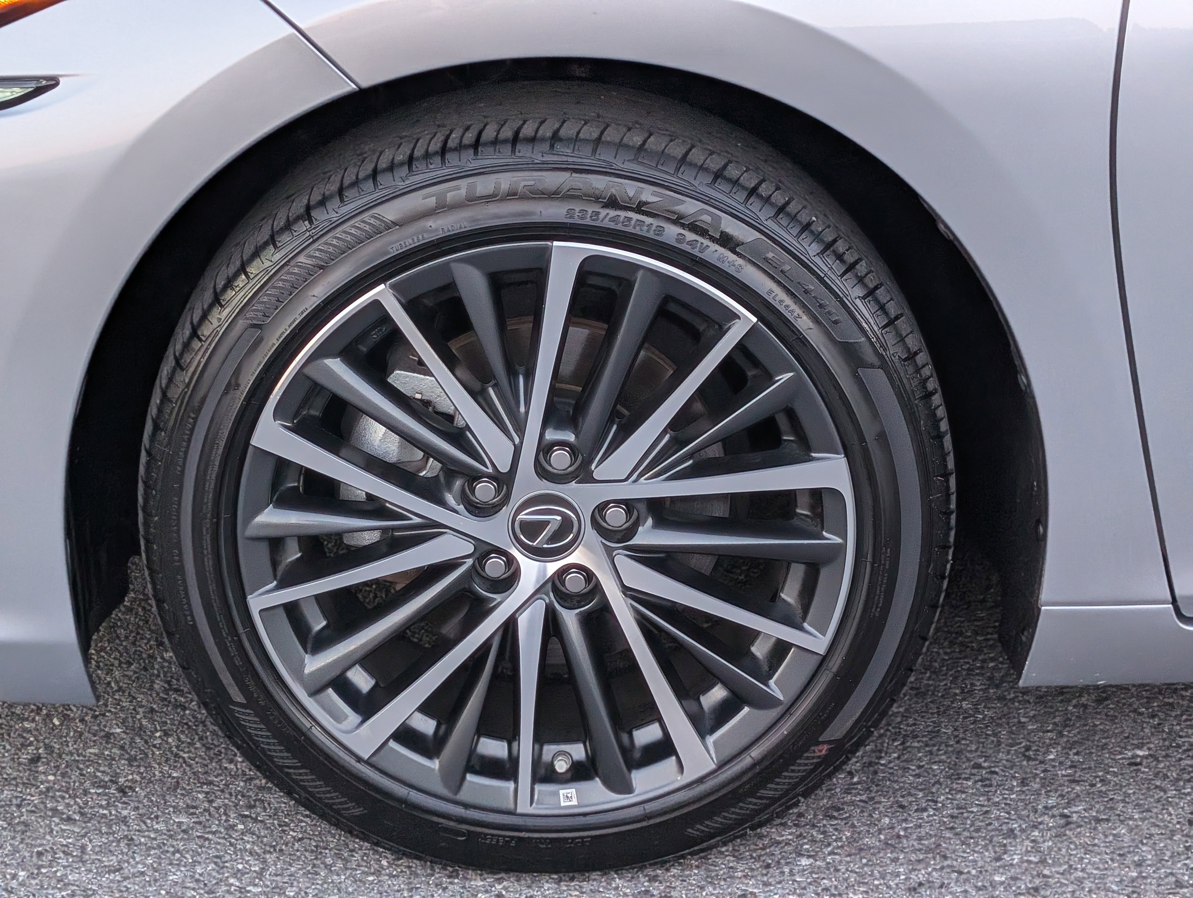 Certified 2025 Lexus ES 300h w/ Premium Package image 10