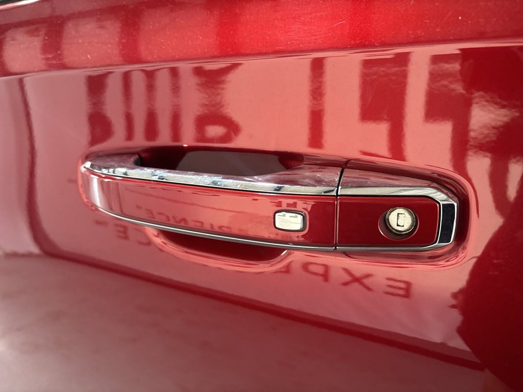 Used 2024 GMC Yukon SLT image 5