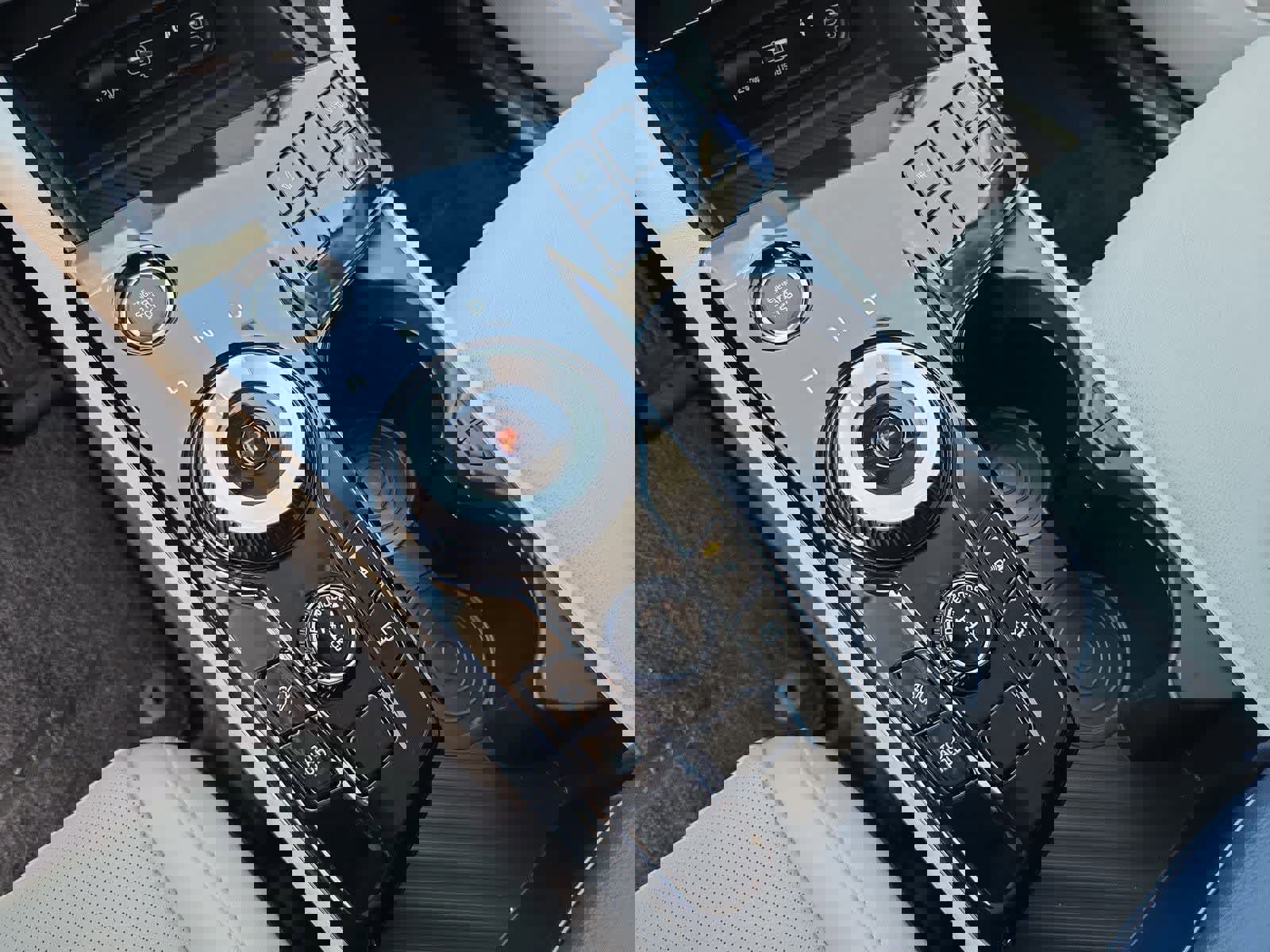 Used 2025 Kia Sportage EX image 29