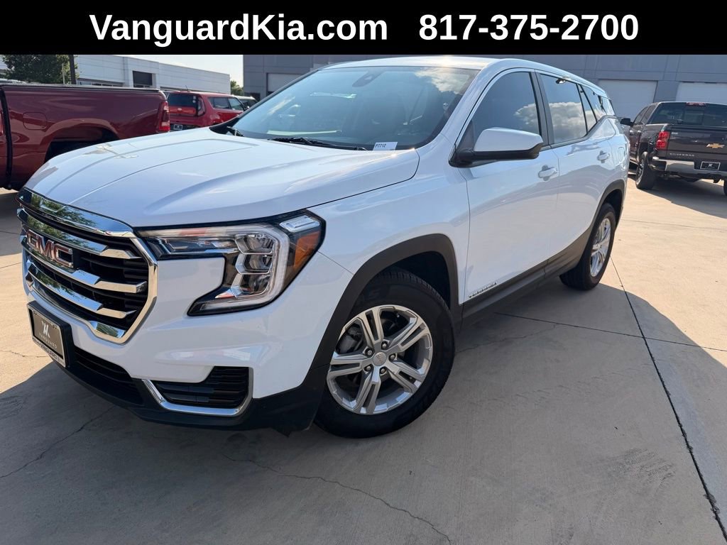 Used 2024 GMC Terrain SLE image 1