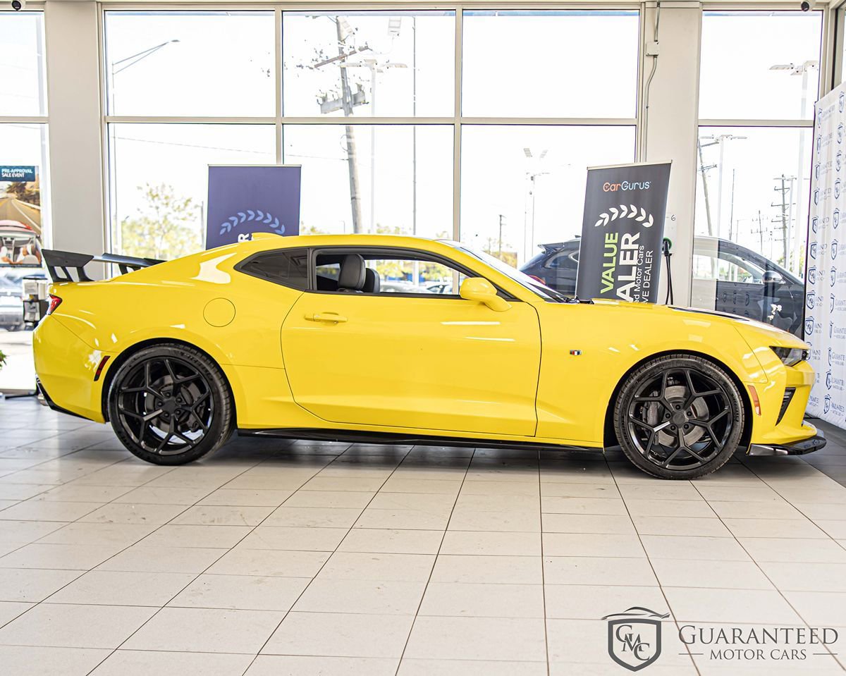 Used 2018 Chevrolet Camaro SS RWD image 9