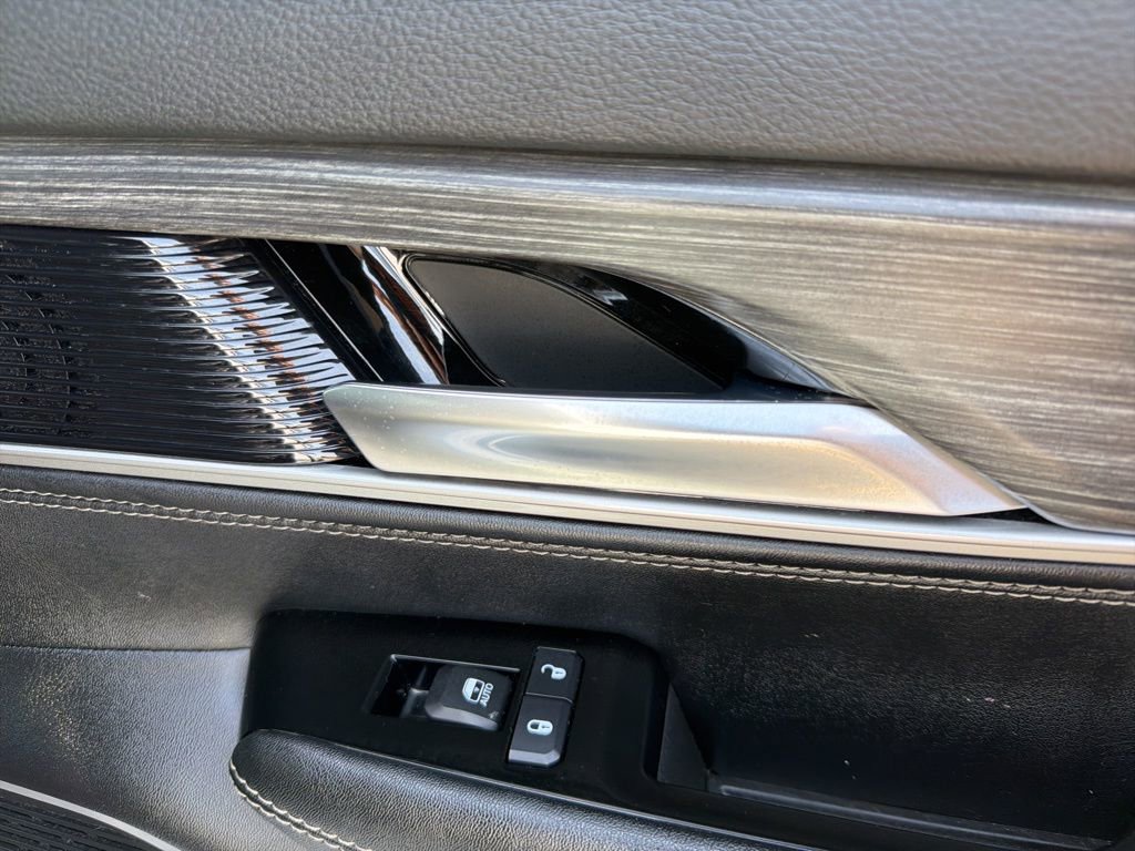 Used 2024 Jeep Wagoneer L Series II w/ Flexible Seating Group image 29