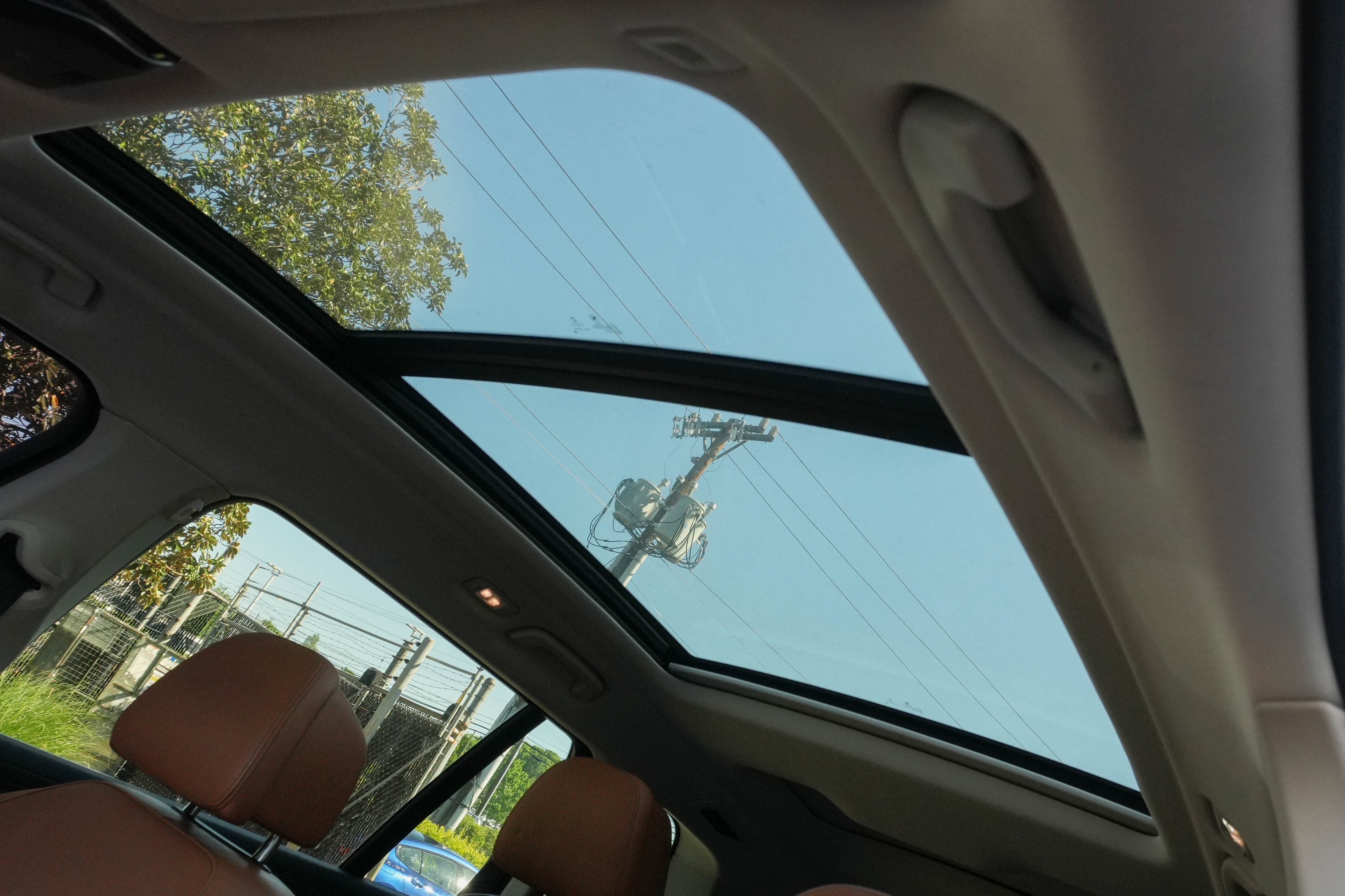 Used 2020 BMW X7 xDrive40i w/ Cold Weather Package image 14