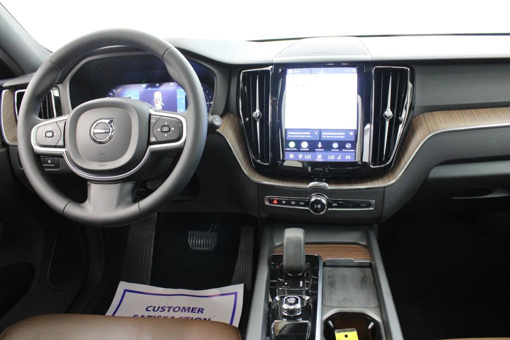 Used 2022 Volvo XC60 T8 Inscription Expression w/ Advanced Package AWD/4WD image 9