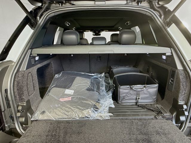 New 2026 Land Rover Range Rover SE image 28