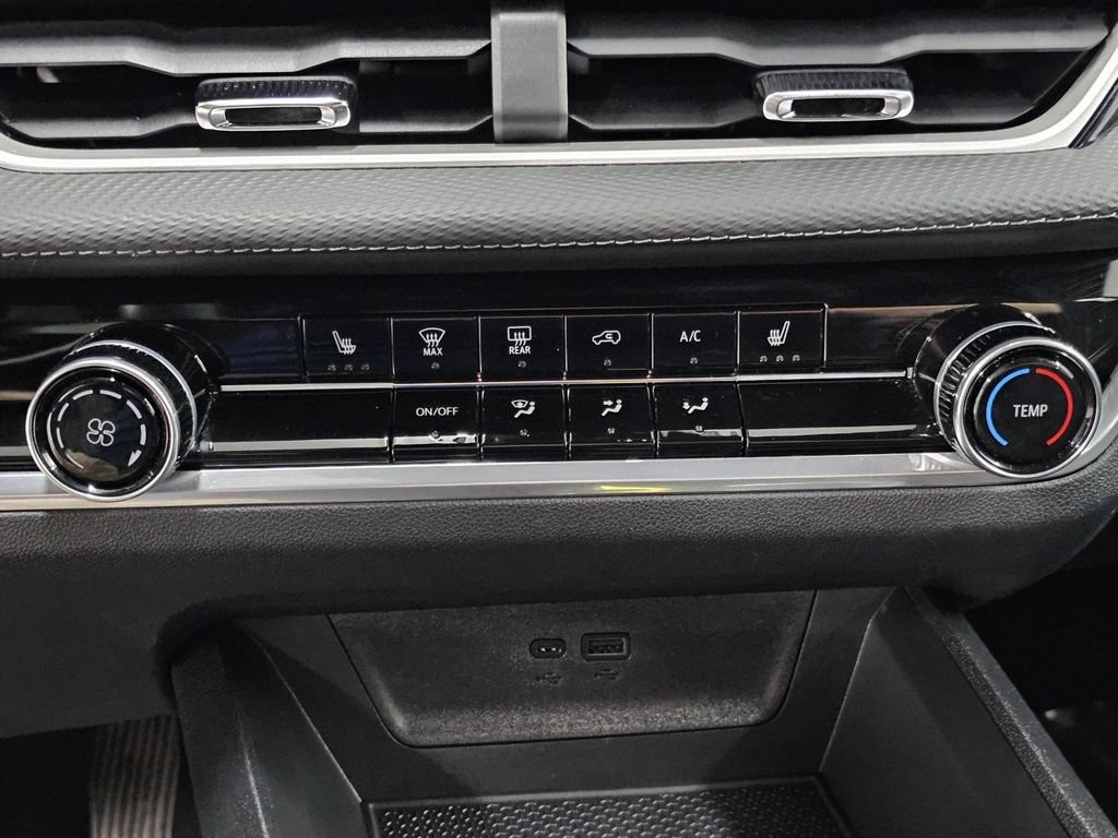 Used 2026 Chevrolet Equinox LT FWD image 16