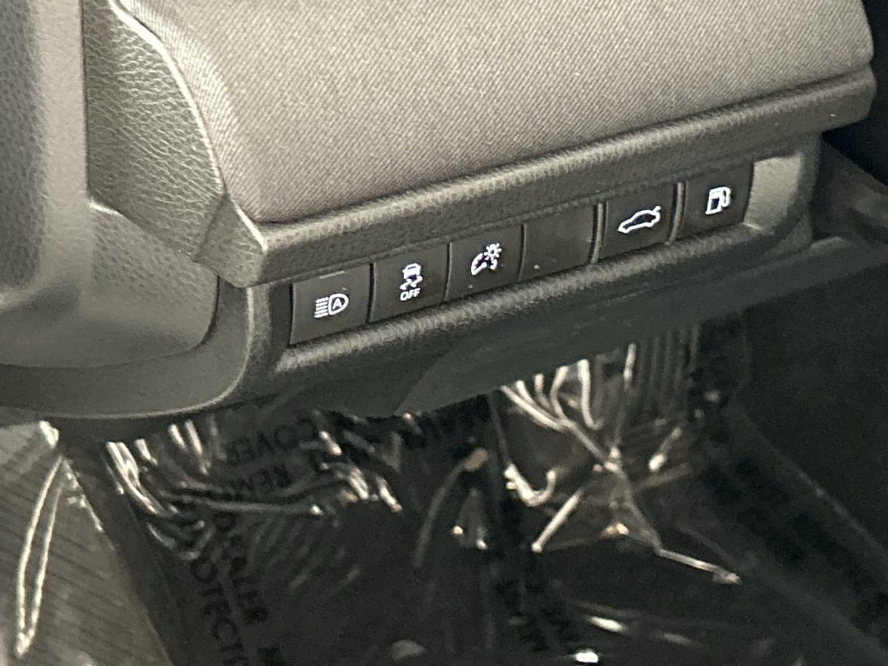 Used 2025 Toyota Camry LE w/ Convenience Package FWD image 13