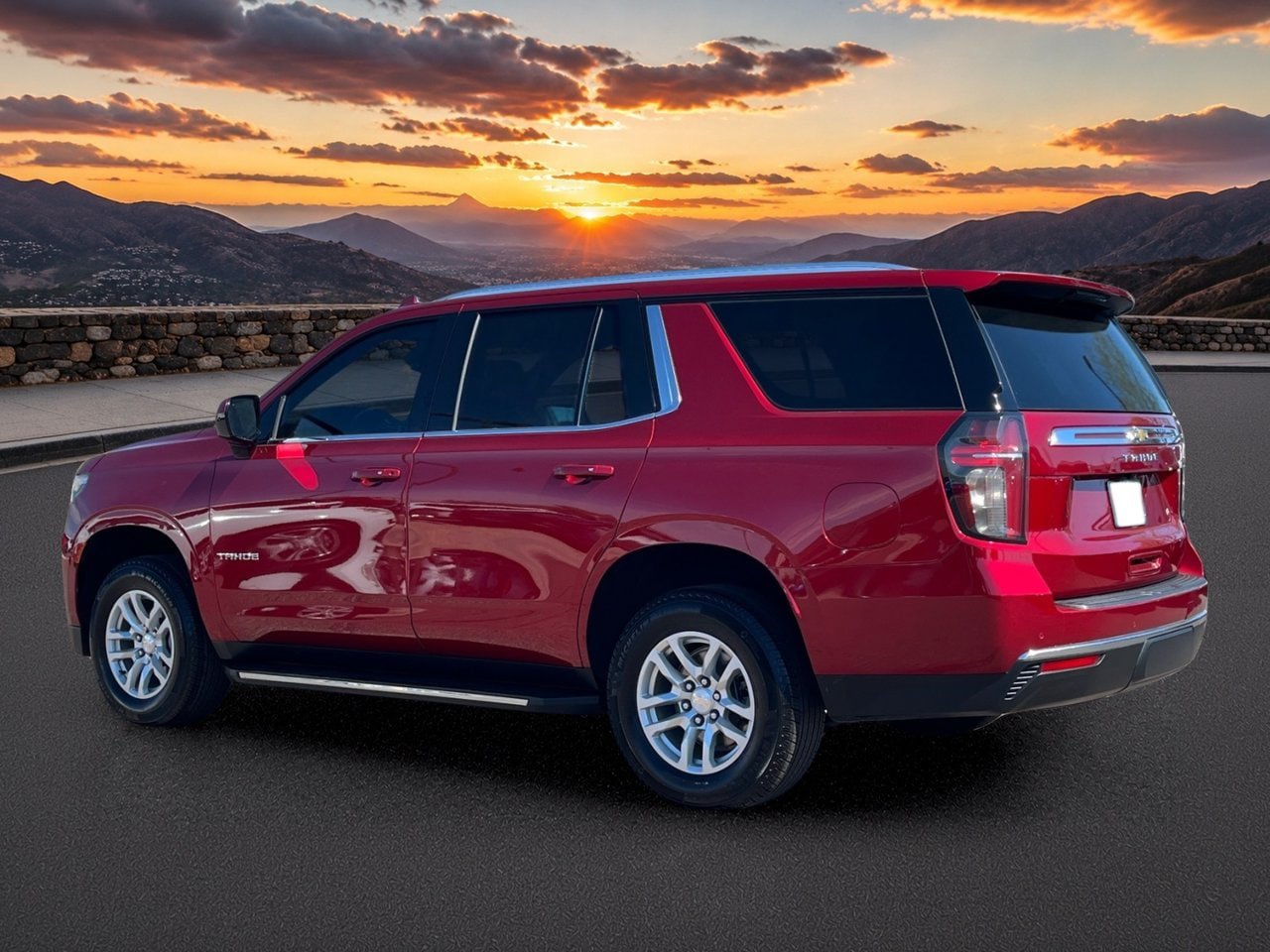 Used 2024 Chevrolet Tahoe LS w/ Driver Alert Package RWD image 4