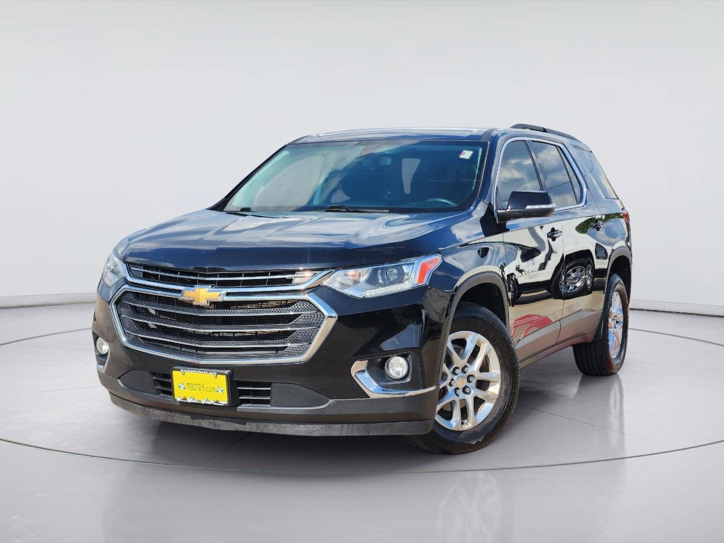 Certified 2021 Chevrolet Traverse LT FWD image 1
