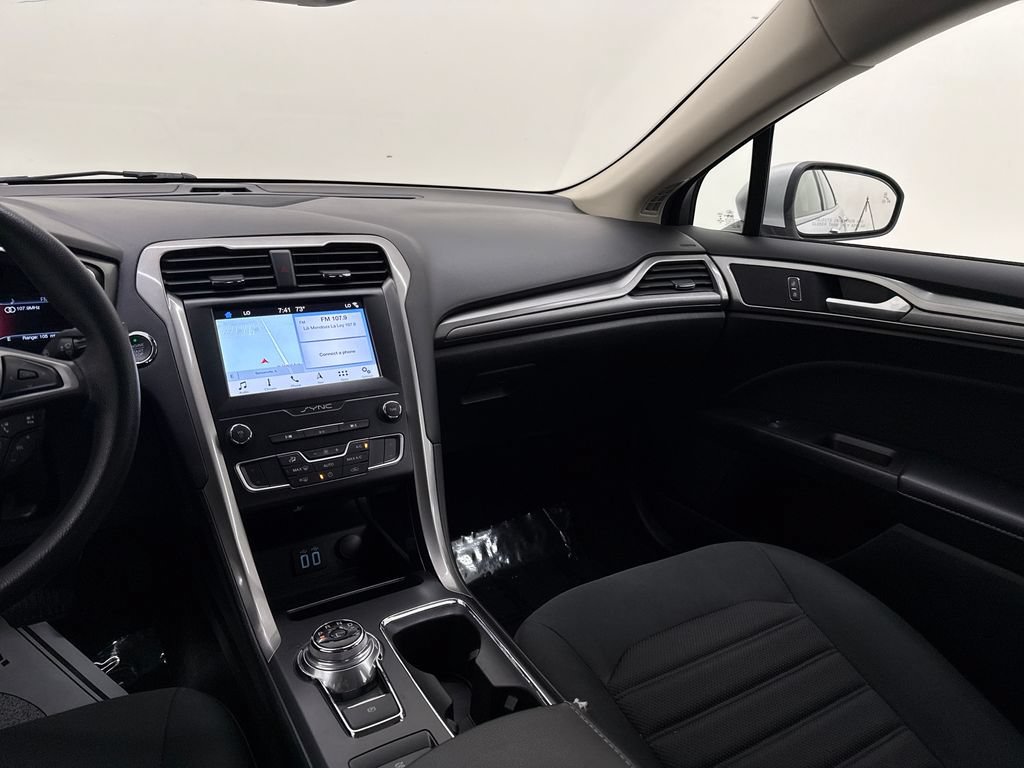 Used 2019 Ford Fusion SE FWD image 16