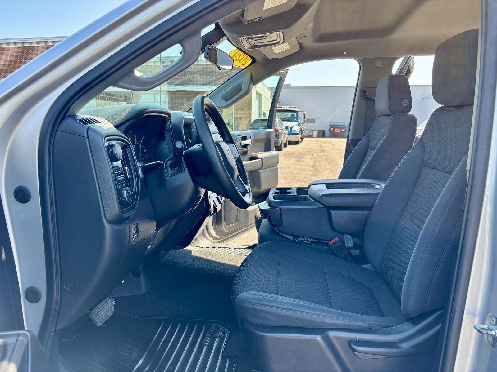 Used 2020 Chevrolet Silverado 1500 Custom w/ Custom Value Package AWD/4WD image 2