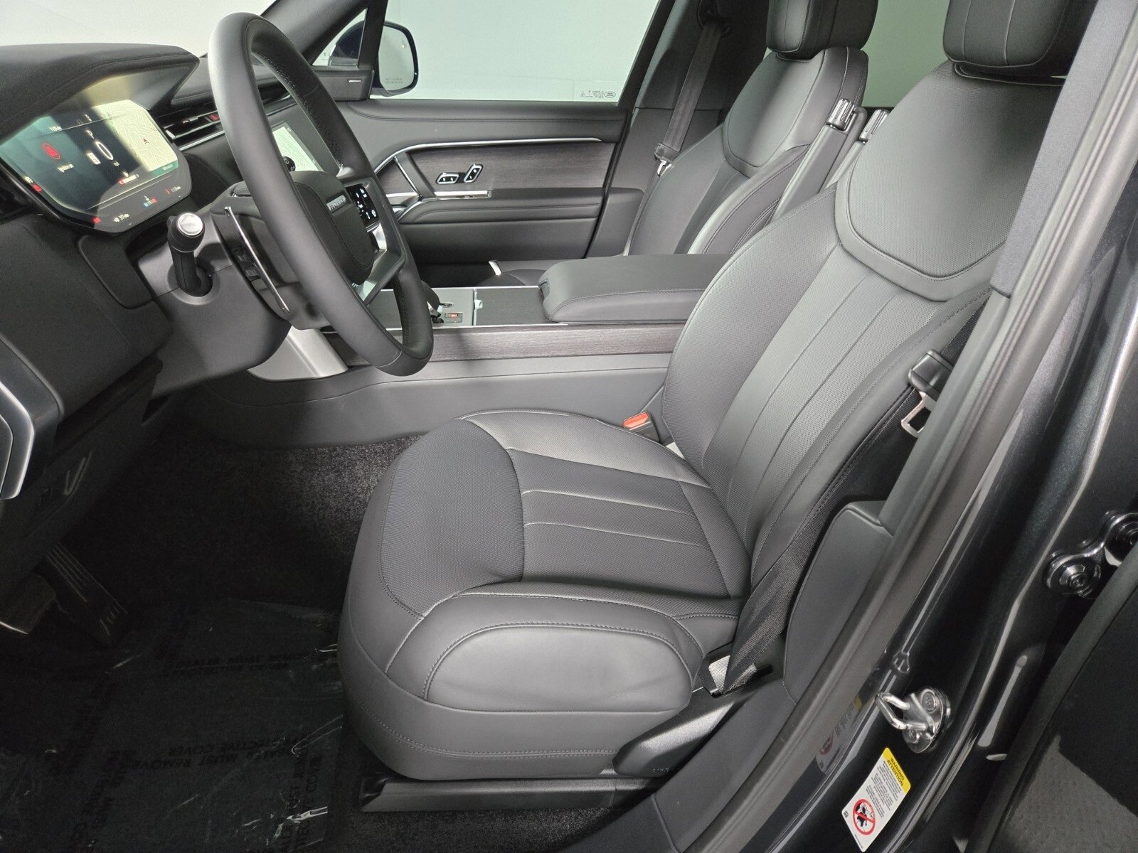 New 2025 Land Rover Range Rover Long Wheelbase SE image 11