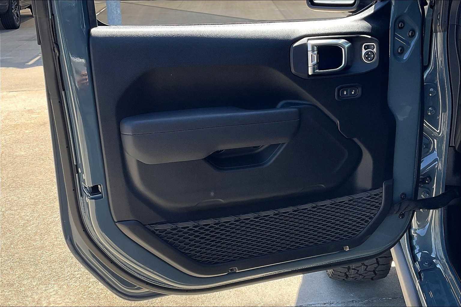 New 2025 Jeep Gladiator Mojave w/ Safety Group image 10