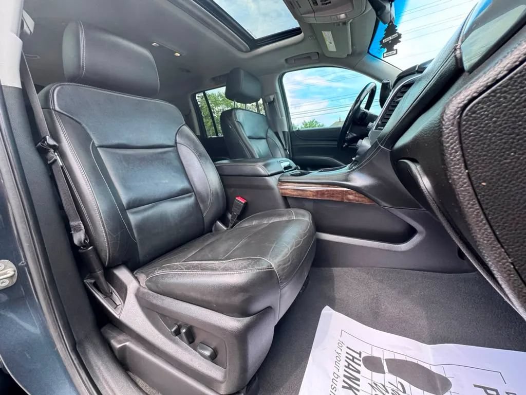 Used 2019 Chevrolet Suburban LT AWD/4WD image 12