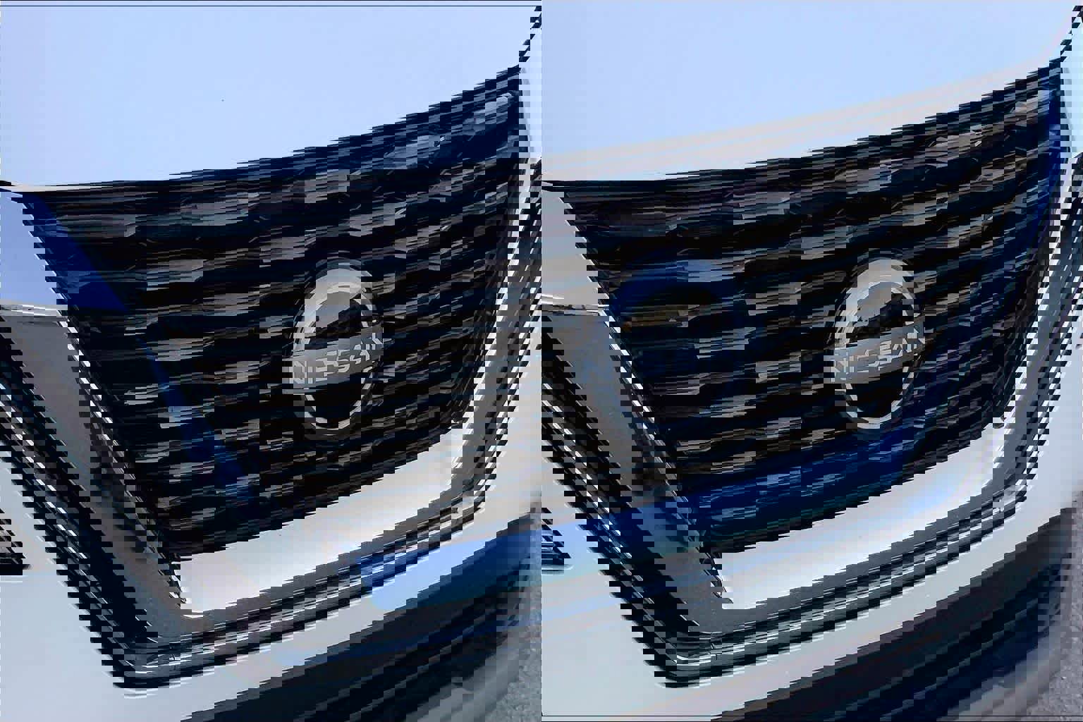 Used 2023 Nissan Rogue SV image 29