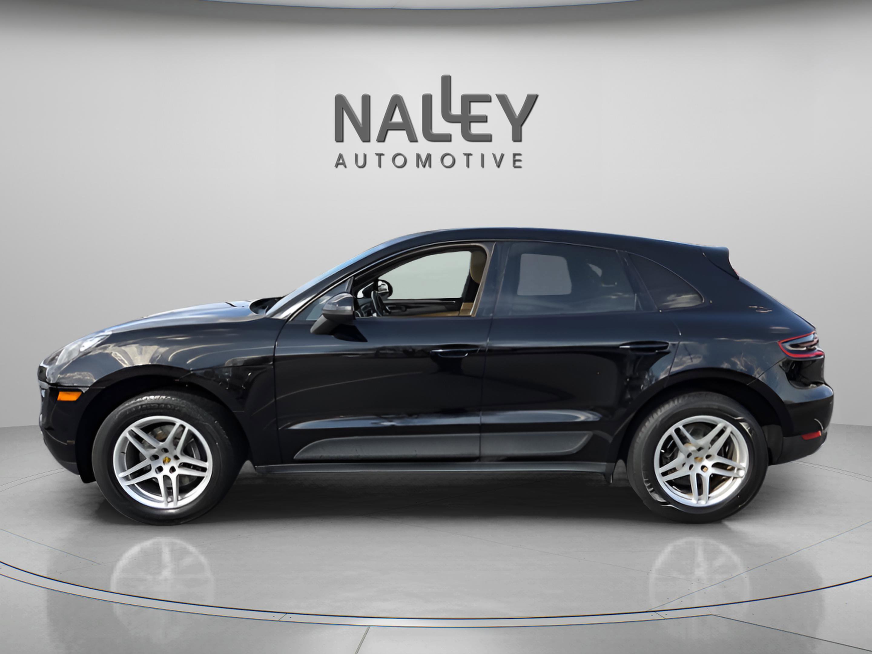 Used 2018 Porsche Macan Base image 2