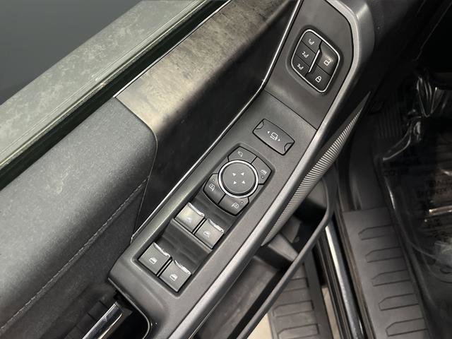 Used 2023 Ford F250 Lariat w/ Black Appearance Package image 33