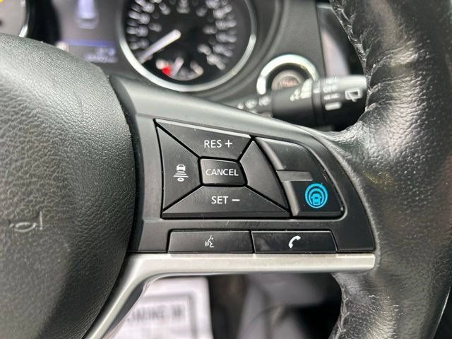 Used 2019 Nissan Rogue AWD image 16