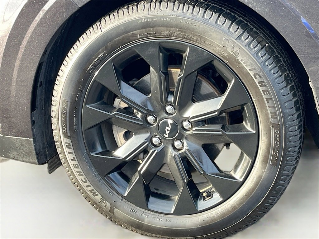 Used 2022 Kia Carnival SX Prestige image 35