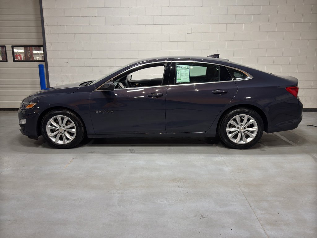 Used 2025 Chevrolet Malibu LT image 2