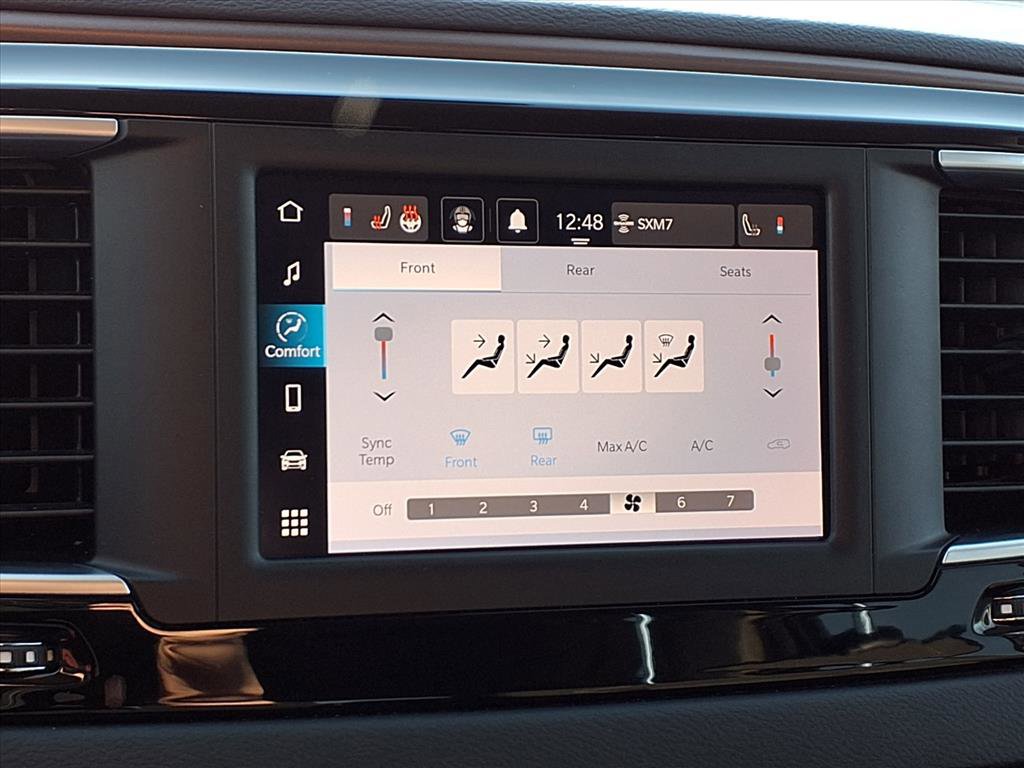 Used 2024 Chrysler Voyager LX image 9