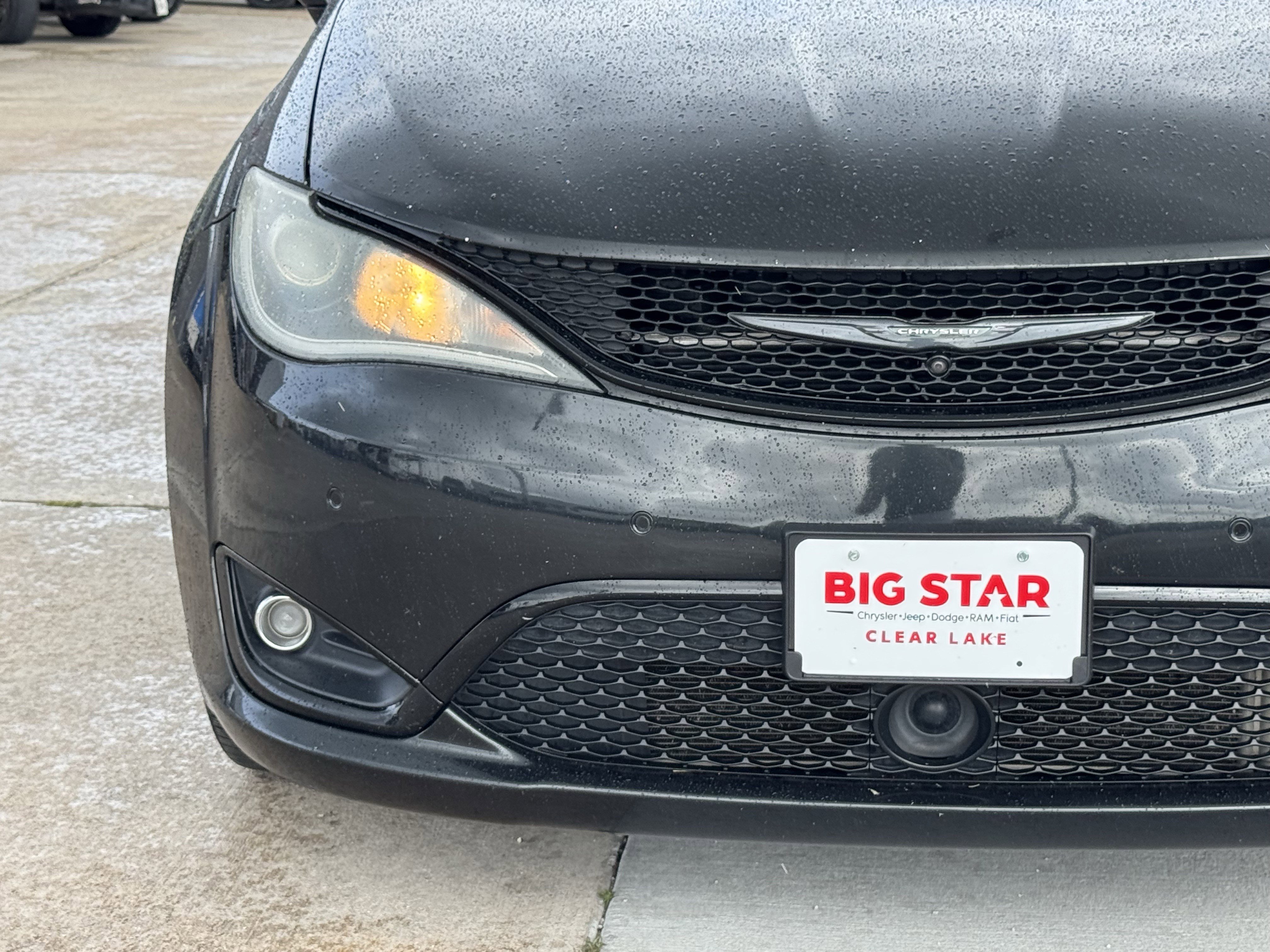 Used 2019 Chrysler Pacifica Touring-L Plus w/ Advanced Safetytec Group FWD image 6