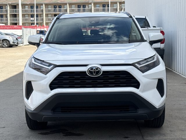 Used 2025 Toyota RAV4 XLE FWD image 8
