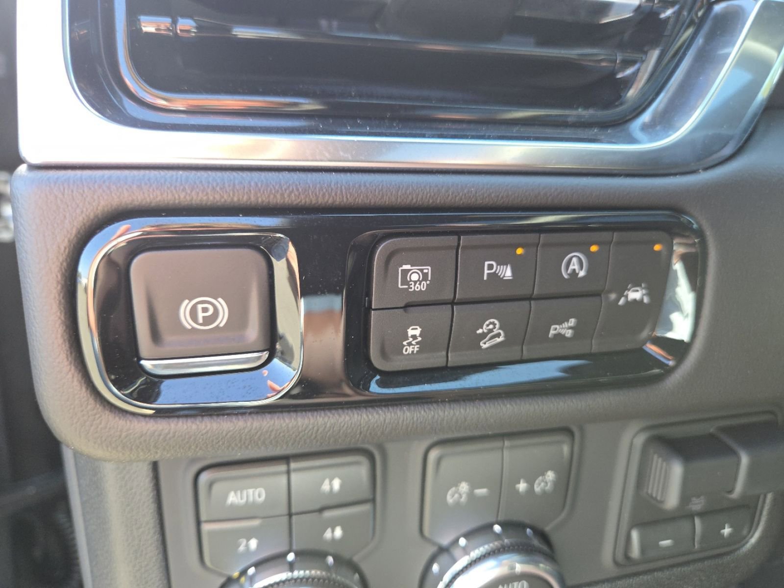 New 2026 GMC Yukon Elevation image 16