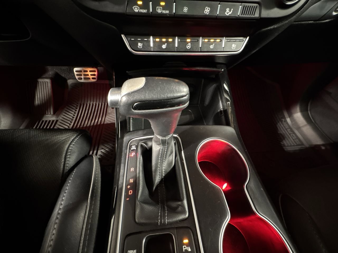 Used 2019 Kia Sorento SX image 29