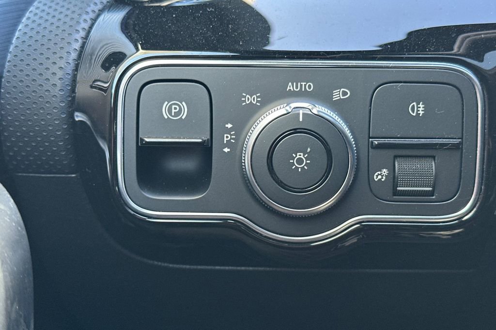 Used 2021 Mercedes-Benz CLA 250 image 29