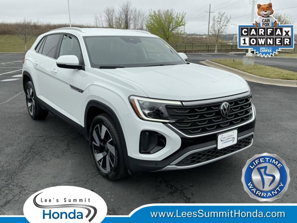 Used 2025 Volkswagen Atlas Cross Sport SE image 1