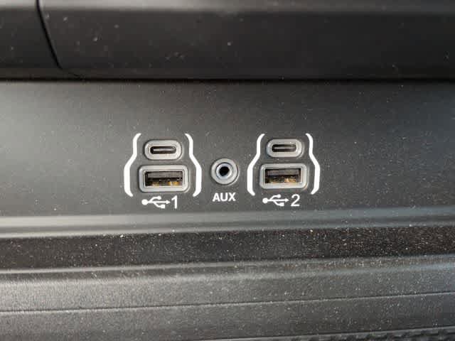 Used 2025 RAM 3500 Big Horn AWD/4WD image 31