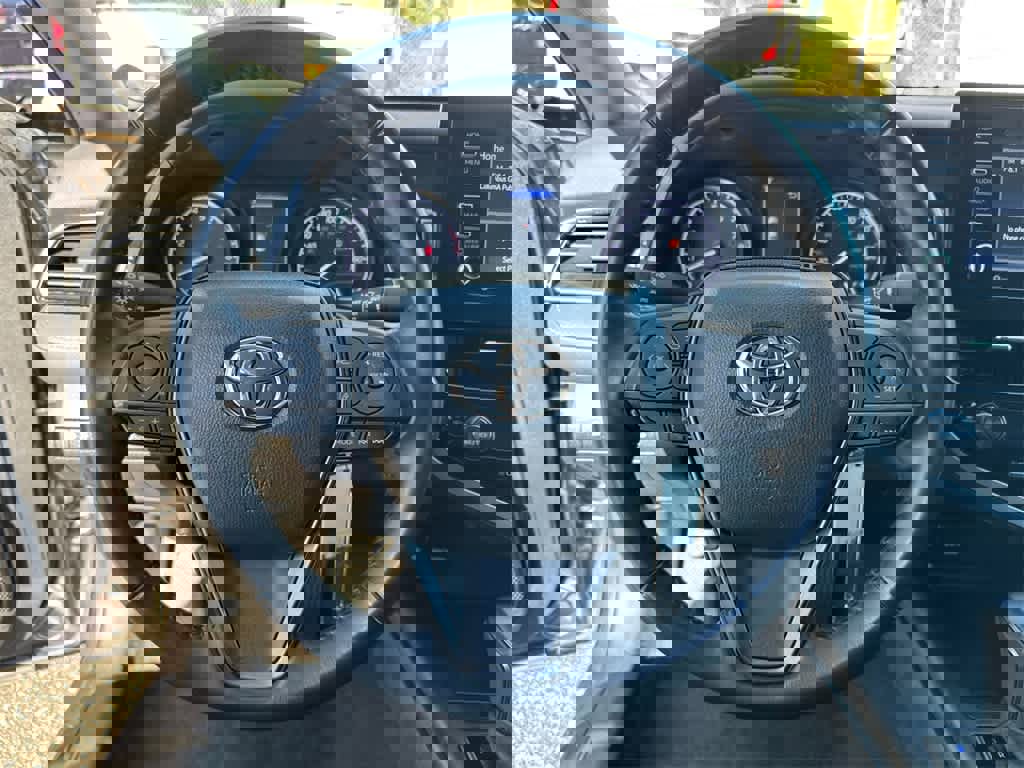 Used 2023 Toyota Camry SE image 21