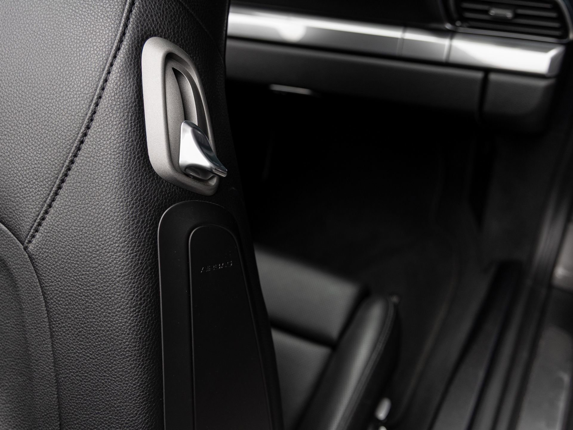 Certified 2018 Porsche 911 Carrera RWD image 34
