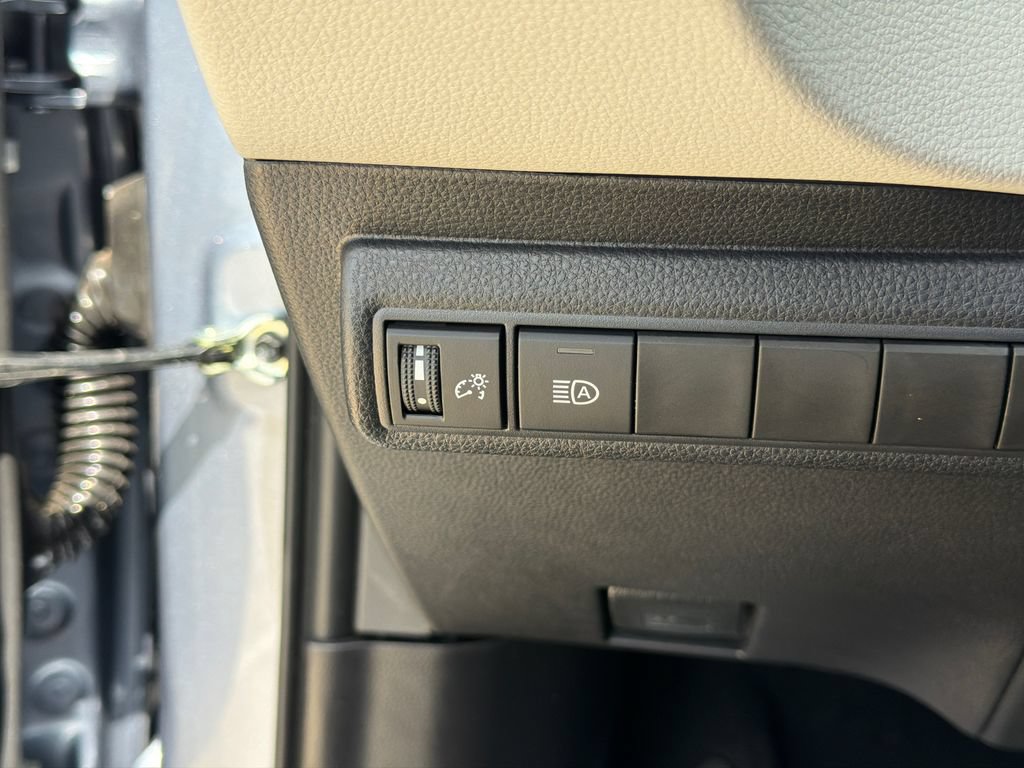 Used 2025 Toyota Corolla LE FWD image 22