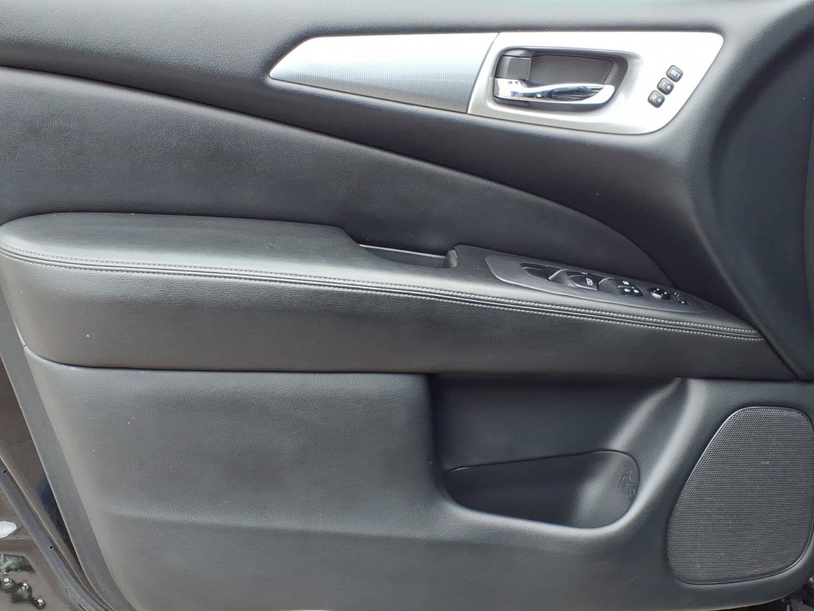 Used 2020 Nissan Pathfinder SL AWD/4WD image 14