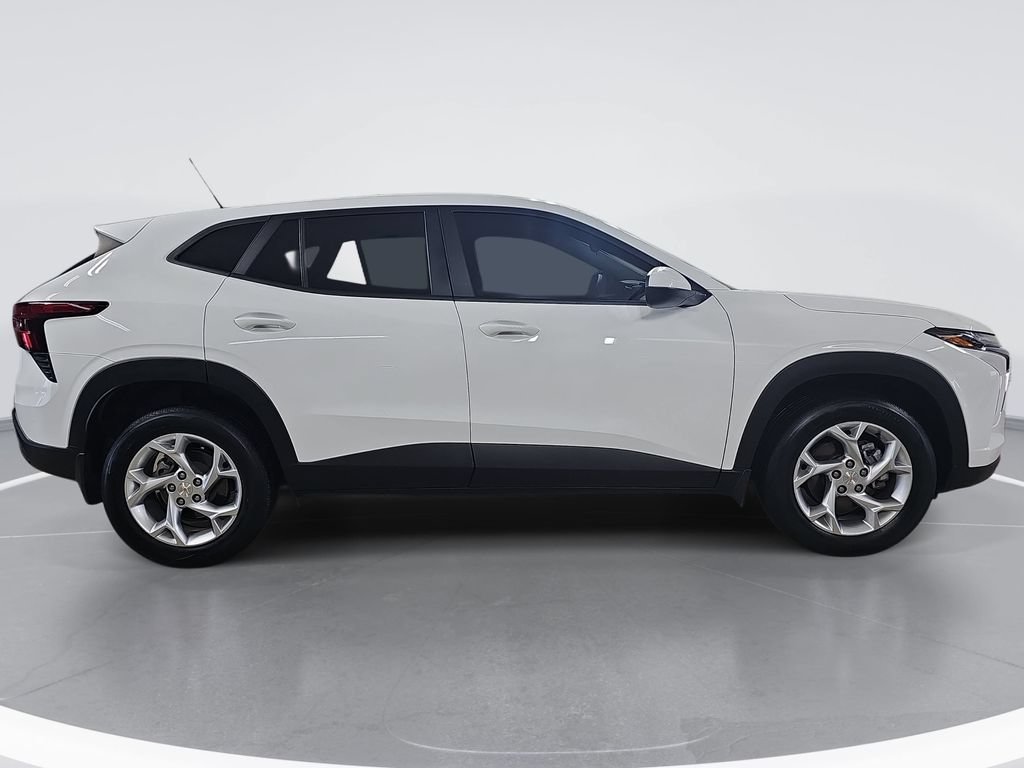 Certified 2024 Chevrolet Trax LS w/ LS Convenience Package FWD image 2