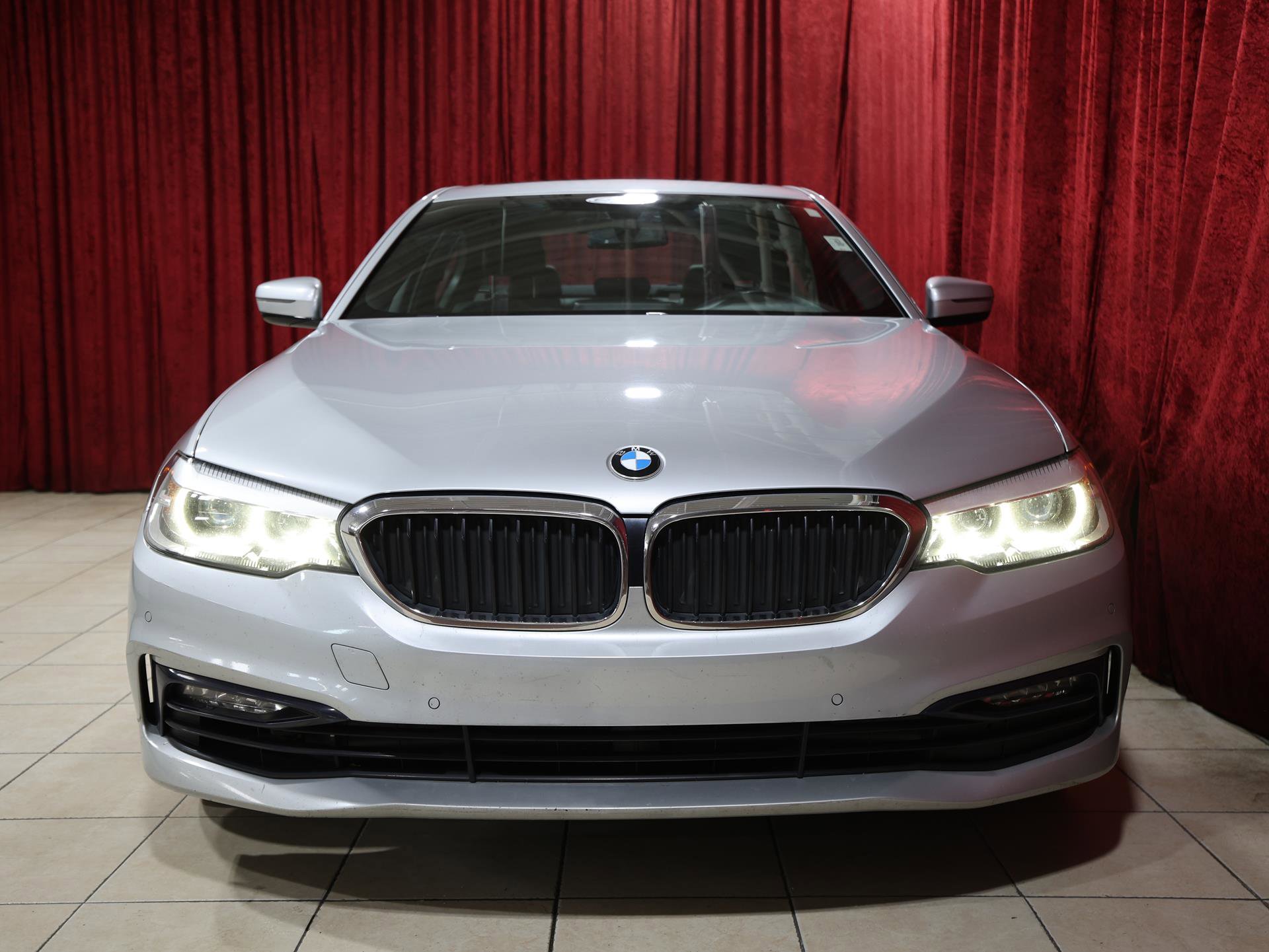 Used 2018 BMW 530i xDrive image 9